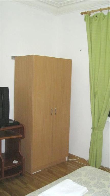Pension Iglesias Сарагоса Номер фото